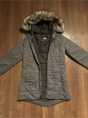 The North Face Women's Gray Quilted Puffer Parka with Faux Fur Hood